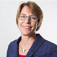 Portrait Lucia Schneider-Adams